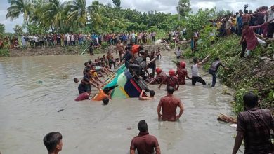 ঝালকাঠিতে যাত্রীবাহী বাস পুকুরে, নিহত ১৪