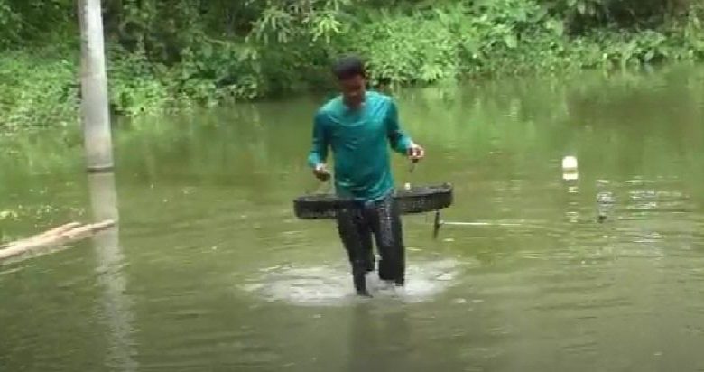 ভোলায় মুক্তা চাষ করে সফল দুই যুবক