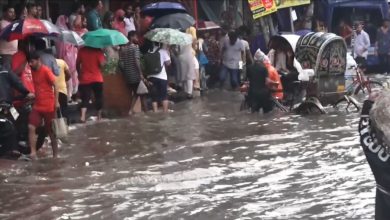 বৃষ্টির পানিতে ভাসছে চট্টগ্রাম