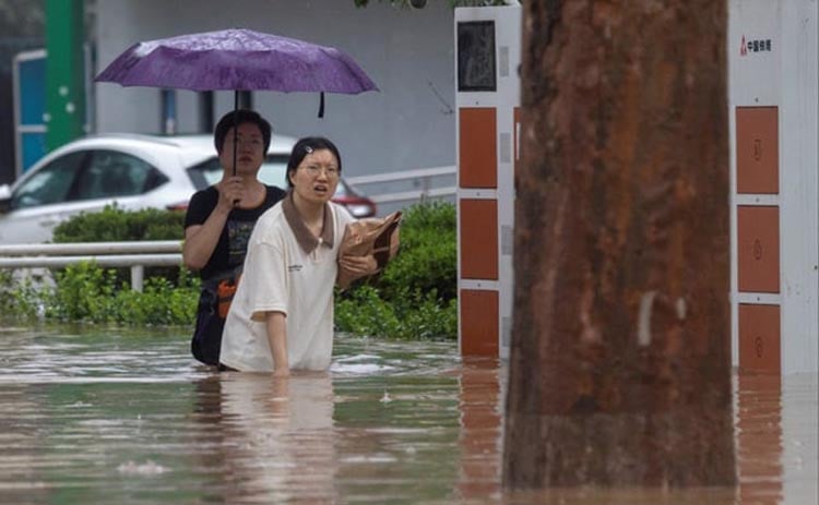 প্রবল বৃষ্টিতে চীনে বন্যা ৩৩ জন নিহত