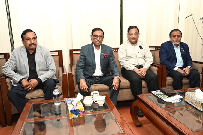 স্বাস্থ্য পরীক্ষার জন্য সিঙ্গাপুর গেলেন সেতুমন্ত্রী