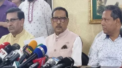 মিয়ানমারের রাখাইন রাজ্যে আরাকান আর্মি ও ক্ষমতাসীন জান্তা বাহিনীর মধ্যে সংঘর্ষে মর্টার শেল ও ভারী গোলার বিকট শব্দে কেঁপে উঠছে সেন্টমার্টিন। এমনকি টেকনাফ সীমান্তের খুব কাছে চোখে পড়ছে মিয়ানমারের টহল জাহাজও। এ অবস্থায় কোনোভাবে আক্রান্ত হলে মিয়ানমার সরকার বা আরাকান আর্মিকে ছেড়ে দেওয়া হবে না বলে মন্তব্য করেছেন আওয়ামী লীগের সাধারণ সম্পাদক এবং সড়ক পরিবহন ও সেতুমন্ত্রী ওবায়দুল কাদের।