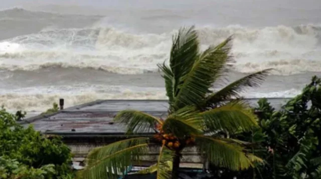 উত্তর বঙ্গোপসাগর ও তার আশপাশের এলাকায় একটি লঘুচাপ সৃষ্টি হয়েছে। এর প্রভাবে দেশের আট জেলার ওপর দিয়ে দুপুরের মধ্যে ঘণ্টায় সর্বোচ্চ ৬০ কিলোমিটার বেগে ঝড়ের আশঙ্কা করছে আবহাওয়া অধিদপ্তর। সেই সঙ্গে এসব জেলায় হতে পারে বজ্রসহ বৃষ্টি।