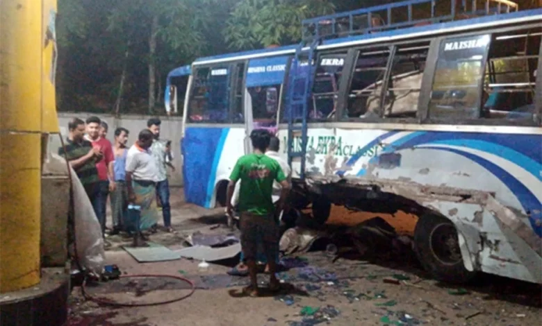 বাসের গ্যাস সিলিন্ডার বিস্ফোরণে নিহত ৩, দগ্ধ ২০