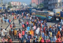 গাজীপুরে কারখানা বন্ধের নোটিশ দেখে শ্রমিকদের বিক্ষোভ