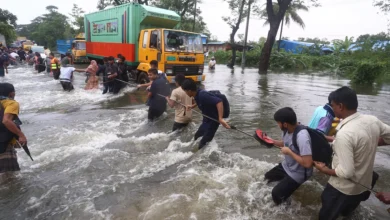 ভয়াবহ বন্যায় পাশে দাঁড়ায় পুরো বাংলাদেশ