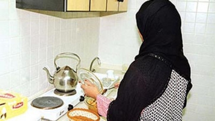 গৃহকর্মী, চকলেট চুরি, মারধর