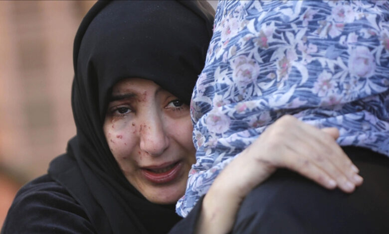 ফিলিস্তিনের অবরুদ্ধ গাজা উপত্যকায় ইসরায়েলের হামলায় আরও ৮৫ জন নিহত হয়েছেন। আহত হয়েছেন আরও শতাধিক। এনিয়ে ইসরায়েলের বর্বর আগ্রাসনে গত তিনদিনে প্রাণ গেল প্রায় ৬০০ ফিলিস্তিনির। এছাড়া গাজার দক্ষিণাঞ্চলীয় রাফাহতে স্থল অভিযান অব্যাহত রেখেছে ইসরায়েল। শুক্রবার (২১ মার্চ) পৃথক প্রতিবেদনে এই তথ্য জানিয়েছে বার্তাসংস্থা আনাদোলু এবং সংবাদমাধ্যম আল জাজিরা।