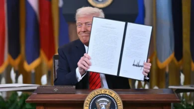 যুক্তরাষ্ট্রের শিক্ষা বিভাগ ১৯৭৯ সালে প্রতিষ্ঠিত হয় এবং এটি মূলত শিক্ষার্থীদের ঋণ প্রদানসহ নিম্ন আয়ের শিক্ষার্থীদের জন্য বিভিন্ন সহায়তা কর্মসূচি পরিচালনা করে। বর্তমানে প্রায় ৪ হাজার ৪০০ কর্মী নিয়ে এই বিভাগ পরিচালিত হচ্ছে। ট্রাম্পের সিদ্ধান্তকে কেন্দ্র করে যুক্তরাষ্ট্রের রাজনৈতিক অঙ্গনে নতুন বিতর্ক সৃষ্টি হয়েছে। কেউ কেউ বলছেন, এটি প্রশাসনিক ব্যয় কমানোর জন্য একটি ভালো পদক্ষেপ, আবার কেউ মনে করছেন, এটি শিক্ষাব্যবস্থার জন্য হুমকি।